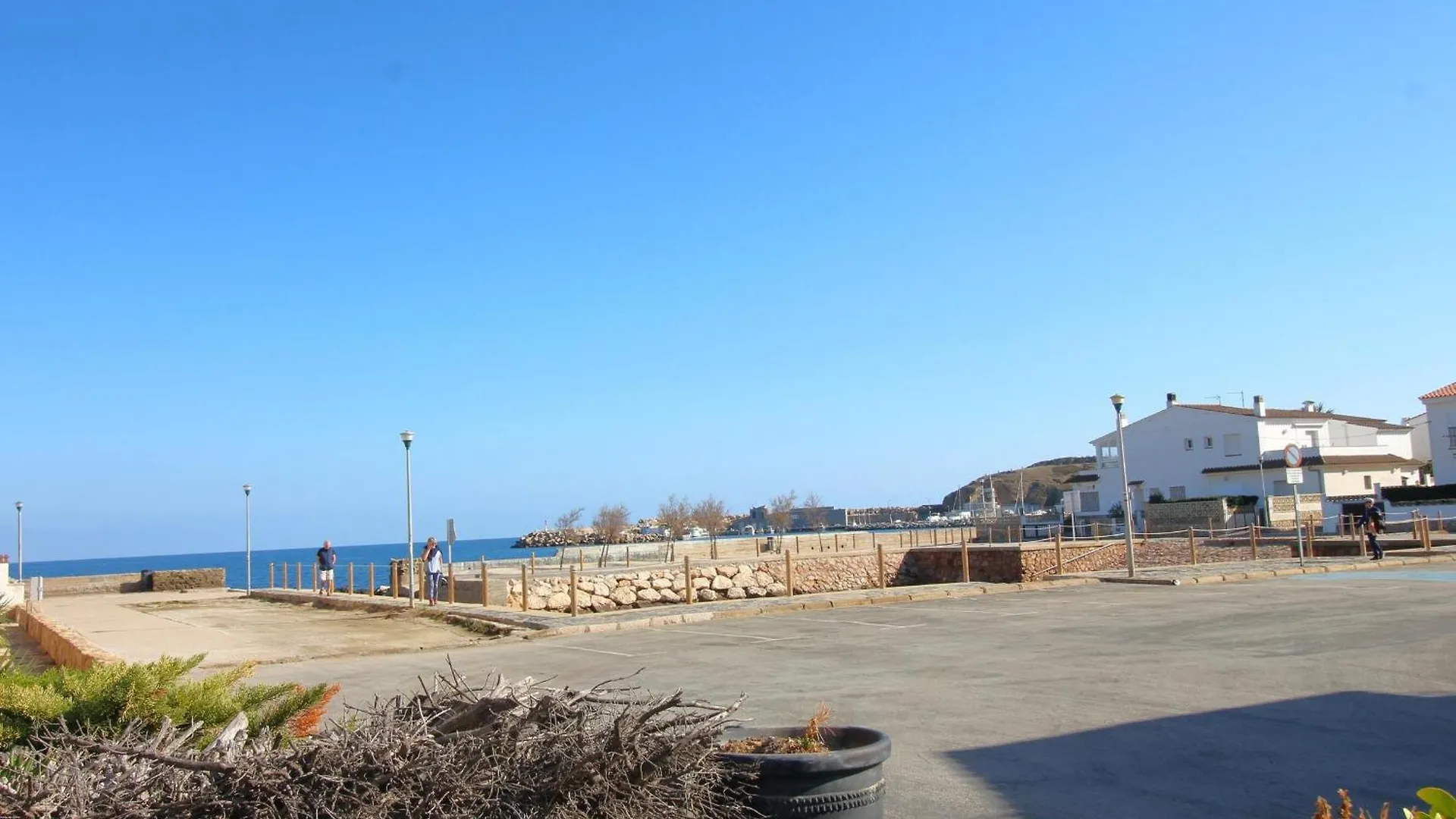 Puig D'Esquer - Apartamento En Planta Baja Y Tres Dormitorios En Llanca - Es-228-49 0*,  Spanien