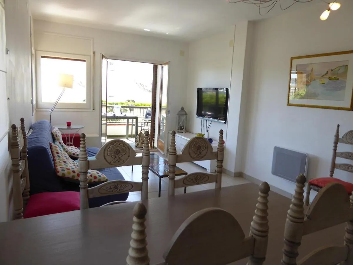 아파트 Puig D'Esquer - Apartamento En Planta Baja Y Tres Dormitorios En Llanca - Es-228-49 스페인