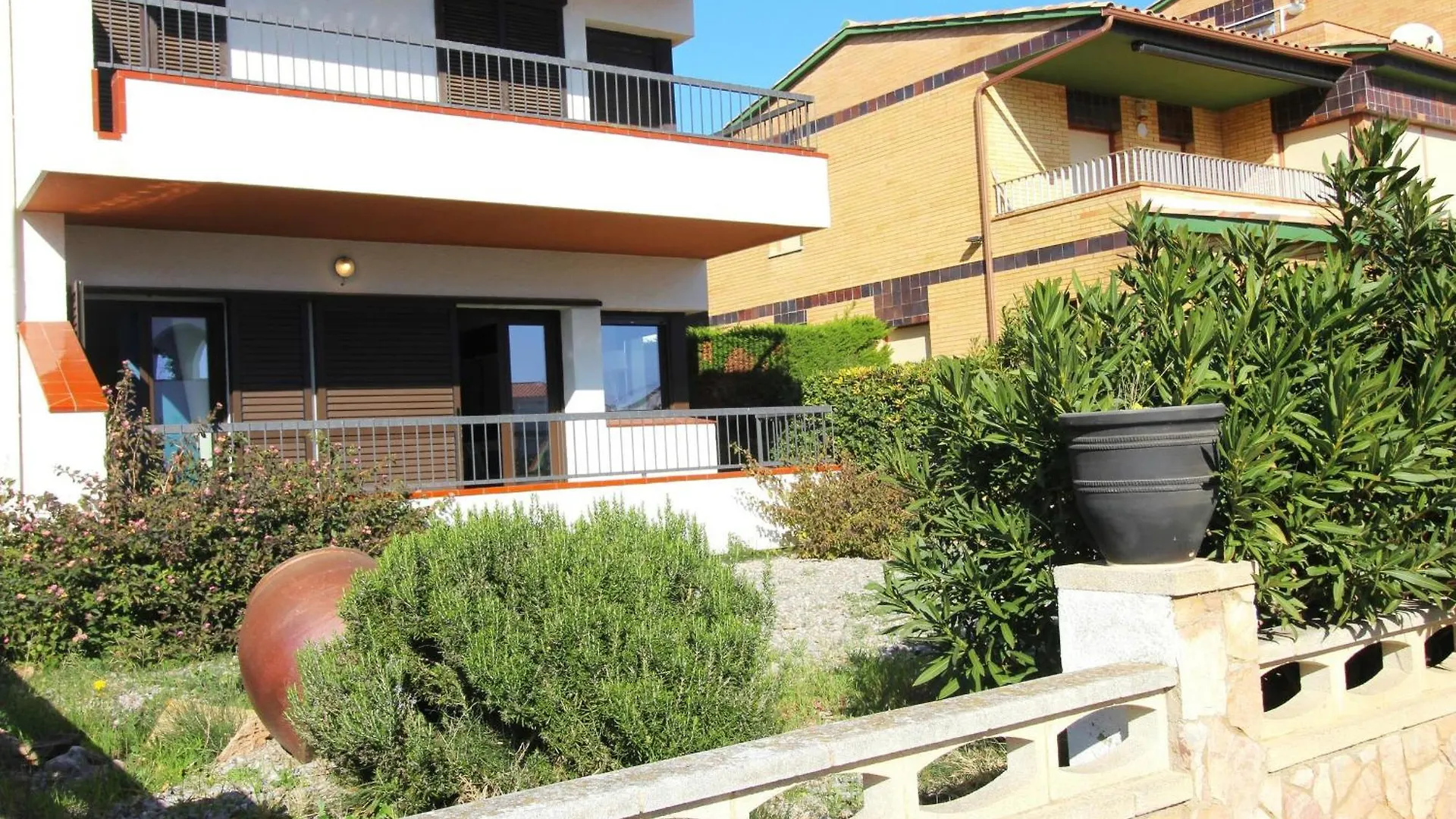 Puig D'Esquer - Apartamento En Planta Baja Y Tres Dormitorios En Llanca - Es-228-49 아파트